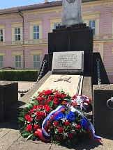 Возложение венков по случаю 75-й годовщины освобождения г. Римавска Собота