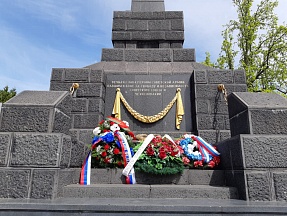 Возложение венков по случаю 75-й годовщины освобождения г. Зволен