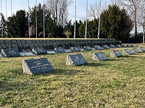 О возложении цветов на военно-мемориальном комплексе «Славин» в Братиславе